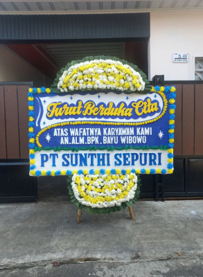 Papan Bunga Duka di Karangpucung
