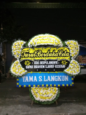 Papan Bunga Duka di Karangpucung
